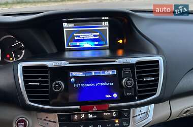 Седан Honda Accord 2013 в 