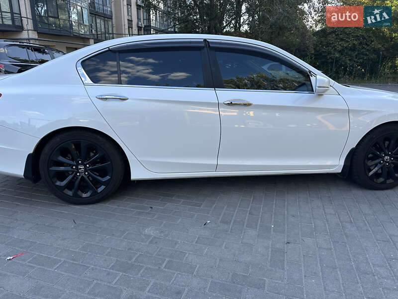 Седан Honda Accord 2013 в Дніпрі