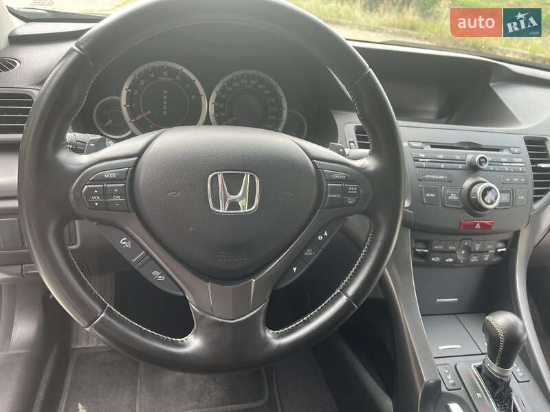 Седан Honda Accord 2012 в Києві