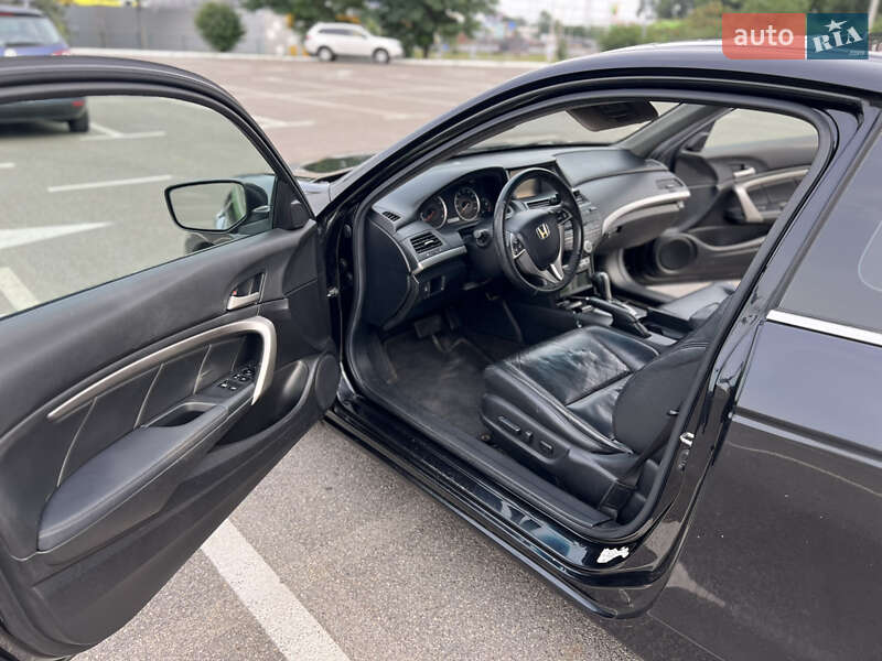 Купе Honda Accord 2008 в Киеве