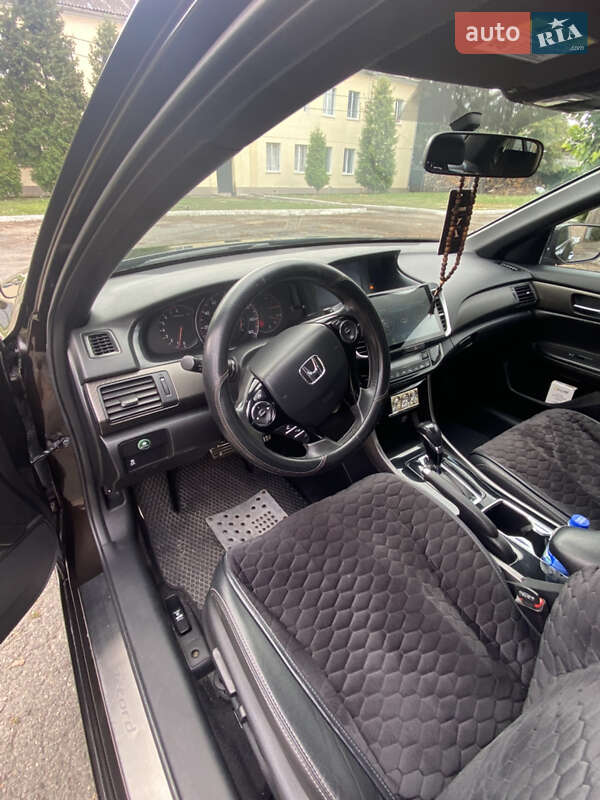 Седан Honda Accord 2017 в Ватутіному