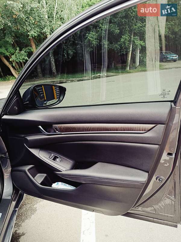 Седан Honda Accord 2019 в Киеве