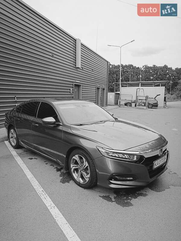 Седан Honda Accord 2019 в Киеве