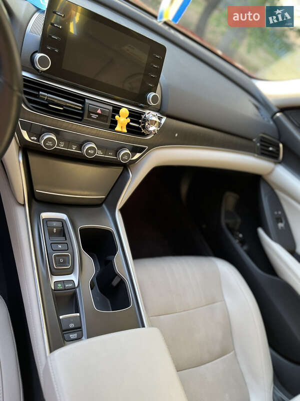 Седан Honda Accord 2018 в Днепре
