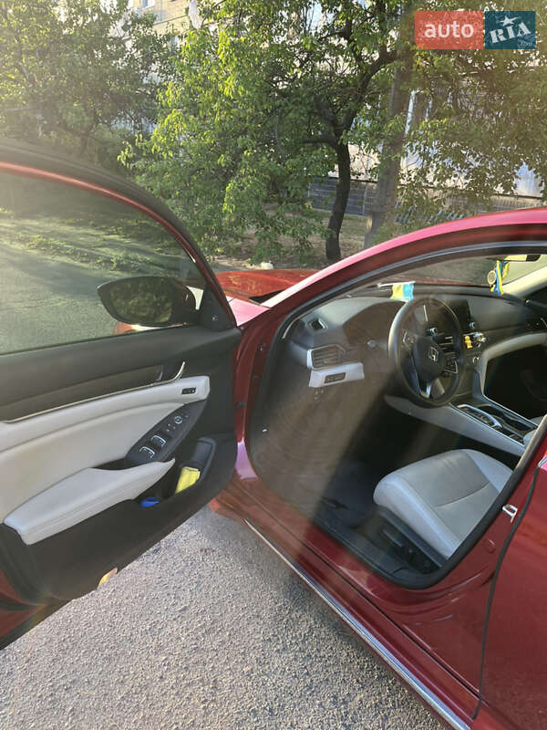 Седан Honda Accord 2018 в Днепре
