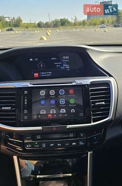 Седан Honda Accord 2017 в Киеве