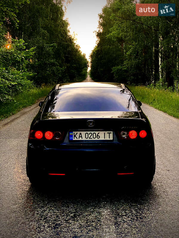 Седан Honda Accord 2004 в Києві