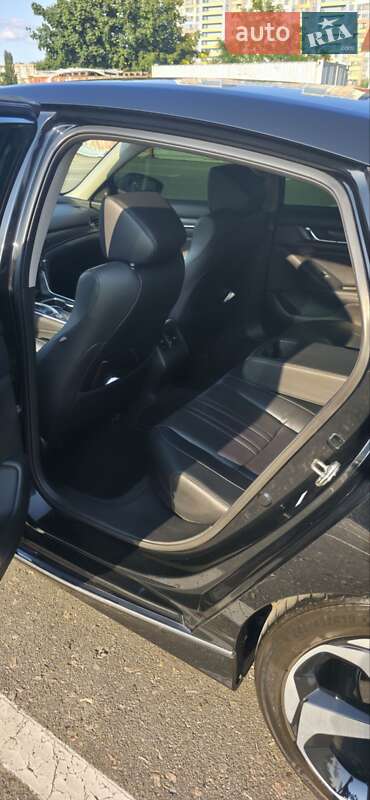 Седан Honda Accord 2018 в Киеве