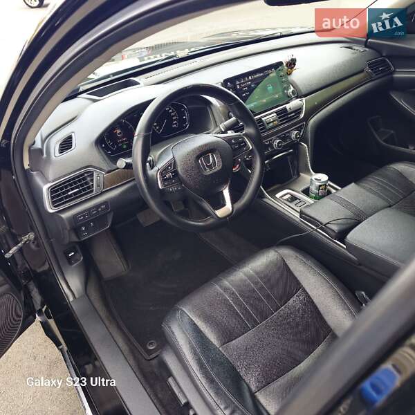 Седан Honda Accord 2018 в Киеве