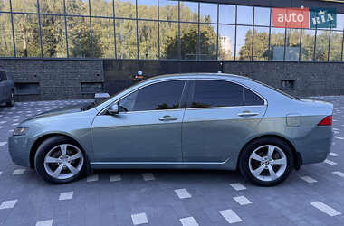 Седан Honda Accord 2004 в 