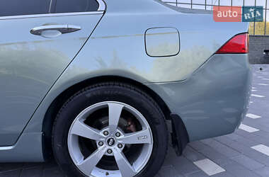 Седан Honda Accord 2004 в 