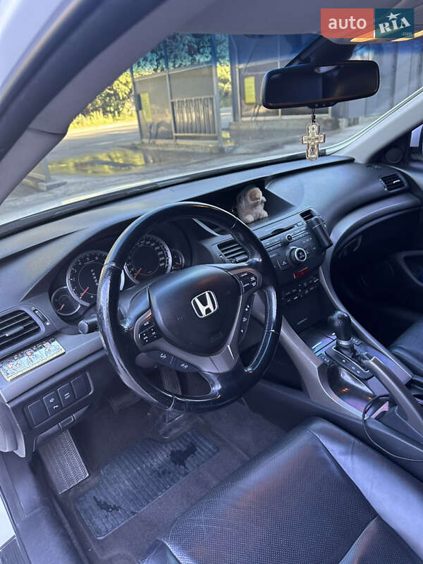 Седан Honda Accord 2010 в Києві