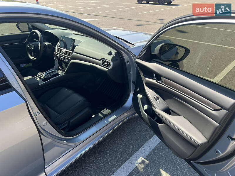 Седан Honda Accord 2019 в Киеве
