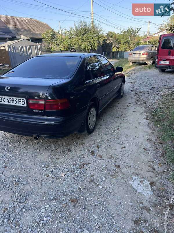 Седан Honda Accord 1994 в Дунаївцях