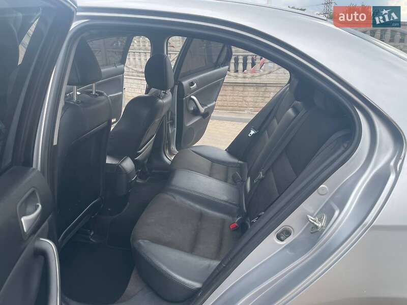 Седан Honda Accord 2005 в Кривом Роге
