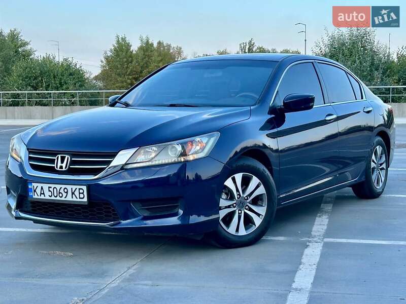 Седан Honda Accord 2013 в Киеве