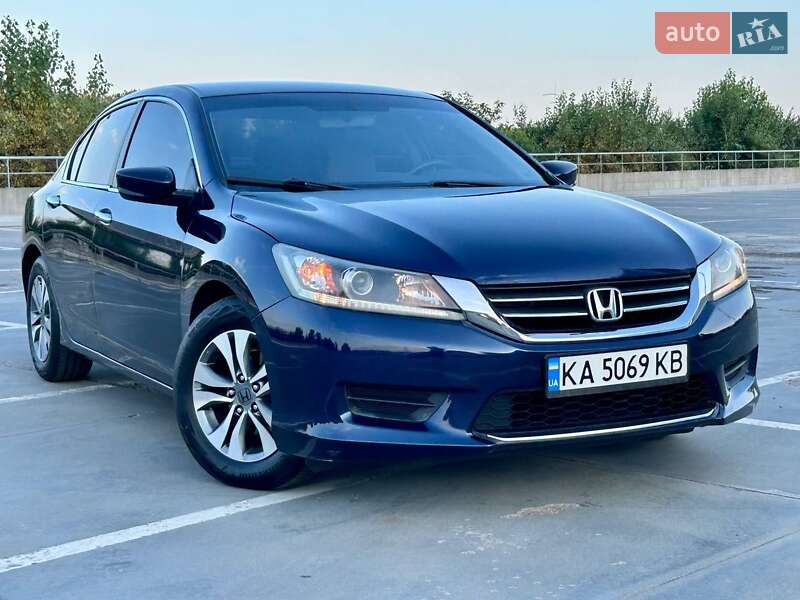 Седан Honda Accord 2013 в Киеве