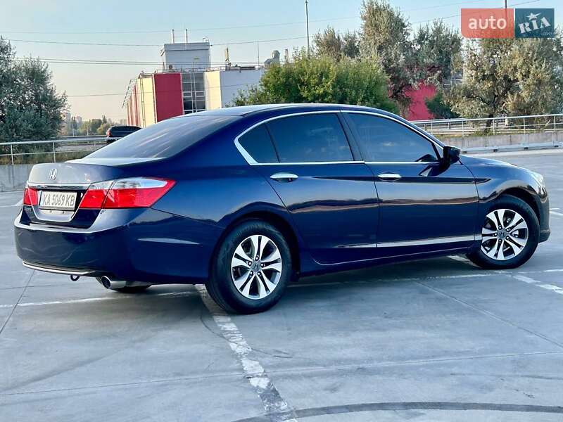 Седан Honda Accord 2013 в Киеве