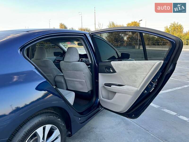 Седан Honda Accord 2013 в Киеве