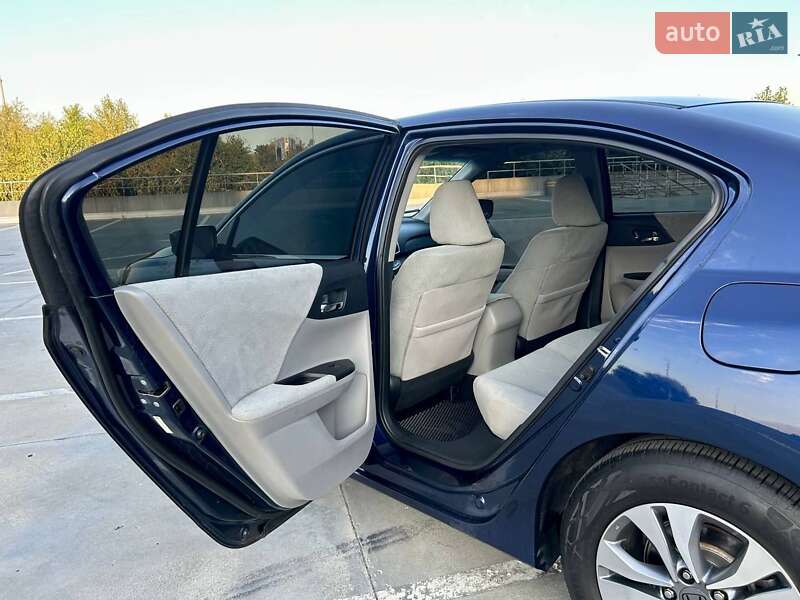 Седан Honda Accord 2013 в Киеве