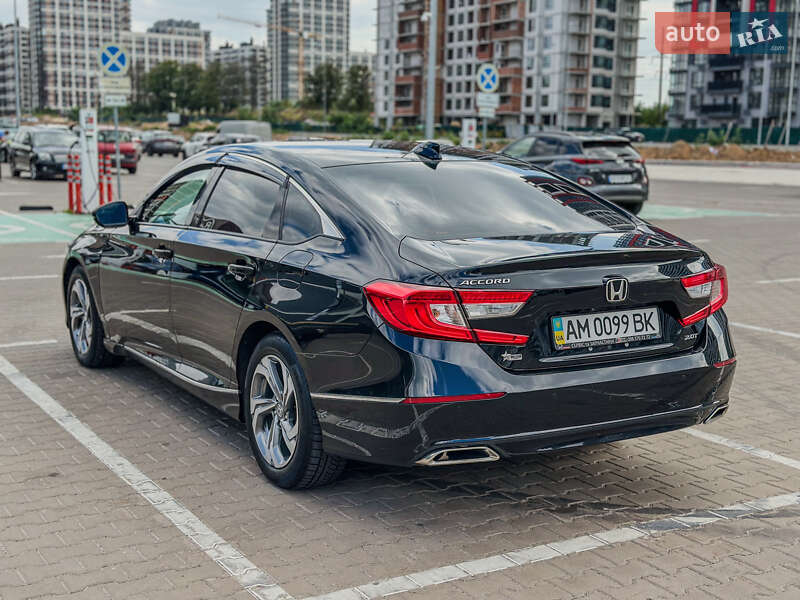 Седан Honda Accord 2019 в Киеве