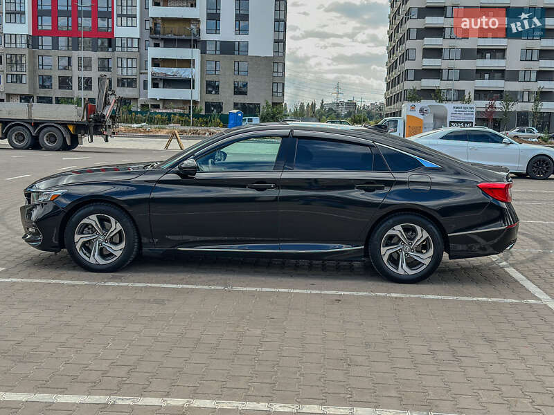 Седан Honda Accord 2019 в Киеве