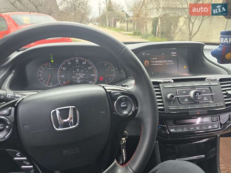 Седан Honda Accord 2016 в Запорожье