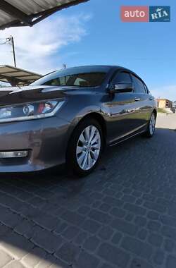 Седан Honda Accord 2015 в 