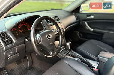 Седан Honda Accord 2004 в 
