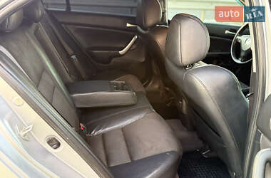 Седан Honda Accord 2004 в 