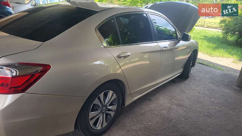 Седан Honda Accord 2013 в Талалаевке