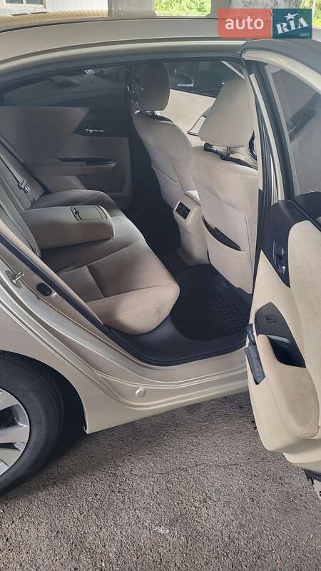 Седан Honda Accord 2013 в Талалаевке