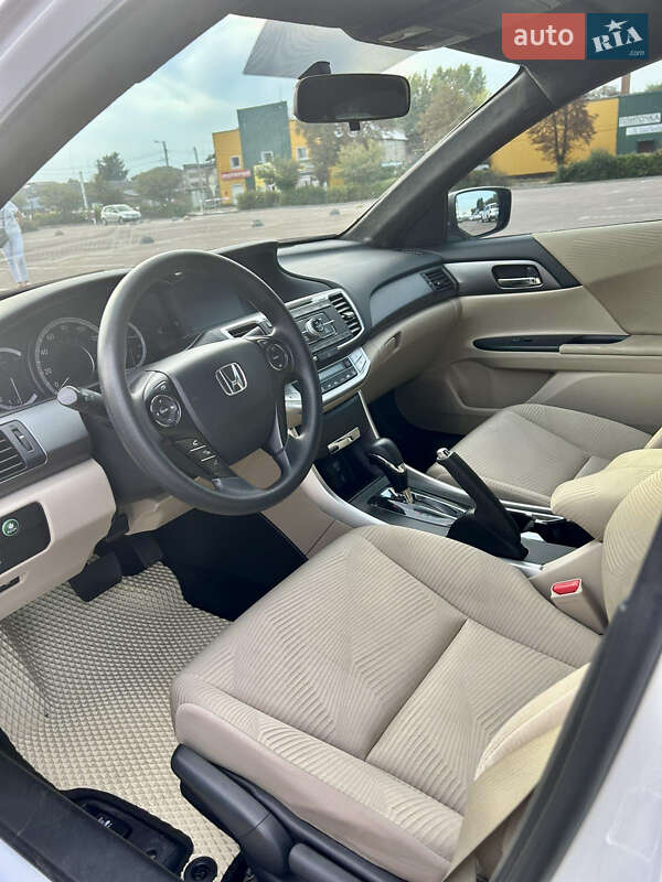 Седан Honda Accord 2015 в Житомирі