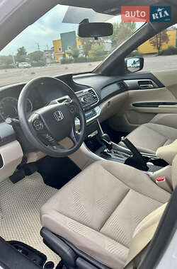 Седан Honda Accord 2015 в 