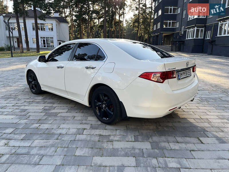 Седан Honda Accord 2011 в Ахтырке