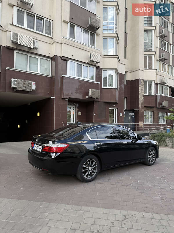 Седан Honda Accord 2013 в Киеве