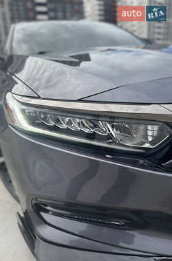 Седан Honda Accord 2018 в 