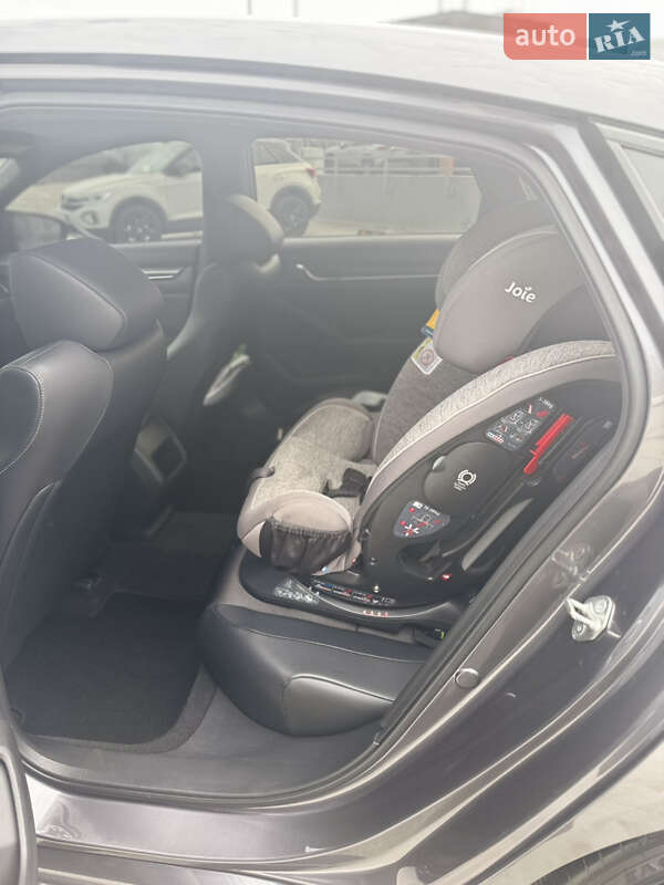 Седан Honda Accord 2018 в Києві