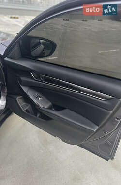 Седан Honda Accord 2018 в 