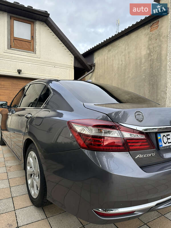 Седан Honda Accord 2017 в Чернівцях