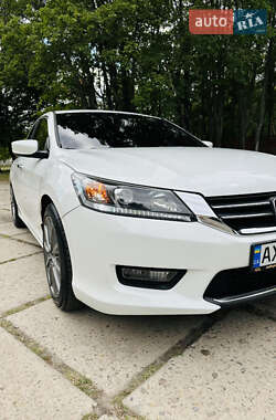 Седан Honda Accord 2014 в 