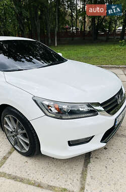 Седан Honda Accord 2014 в 