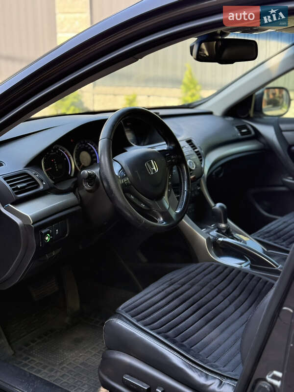 Седан Honda Accord 2011 в Киеве