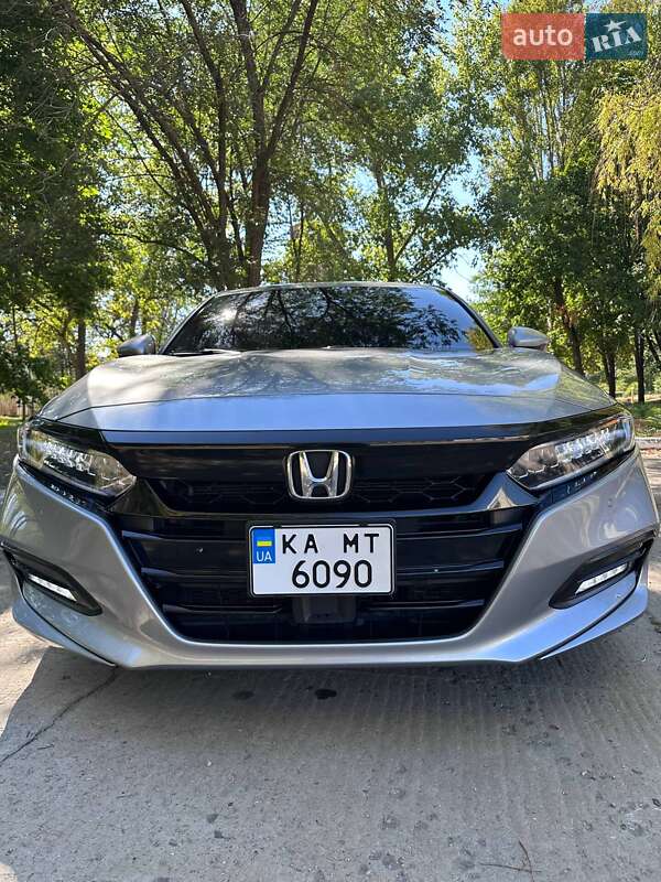 Седан Honda Accord 2020 в Марганце