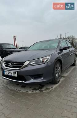 Седан Honda Accord 2012 в 