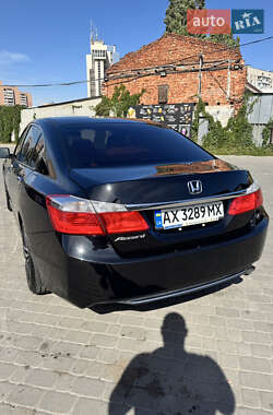Седан Honda Accord 2015 в 