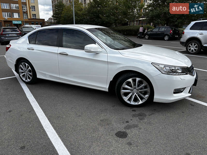 Седан Honda Accord 2013 в Софиевской Борщаговке