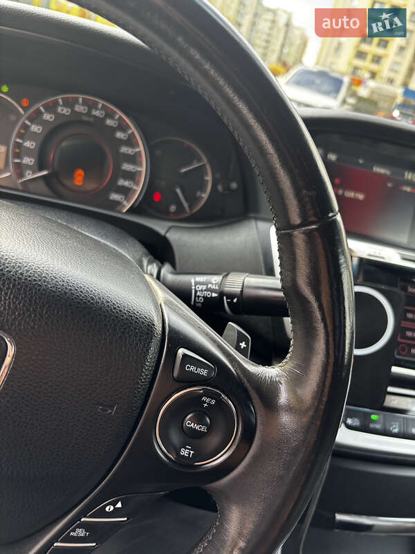 Седан Honda Accord 2013 в Софиевской Борщаговке