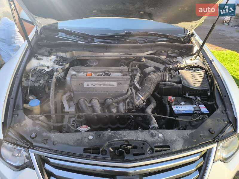Седан Honda Accord 2010 в Киеве