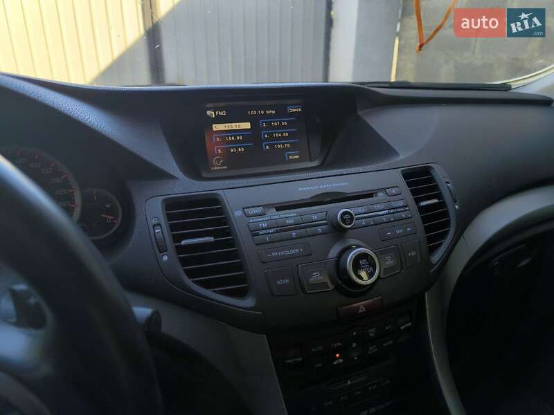 Седан Honda Accord 2010 в Киеве
